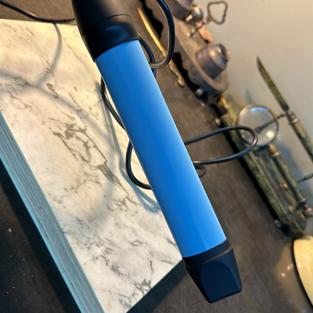 Bio Ionic OnePass oval curling iron - Picture 13 of 16